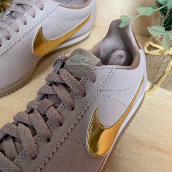 Nike Classic Cortez SE - Picture 7 of 8